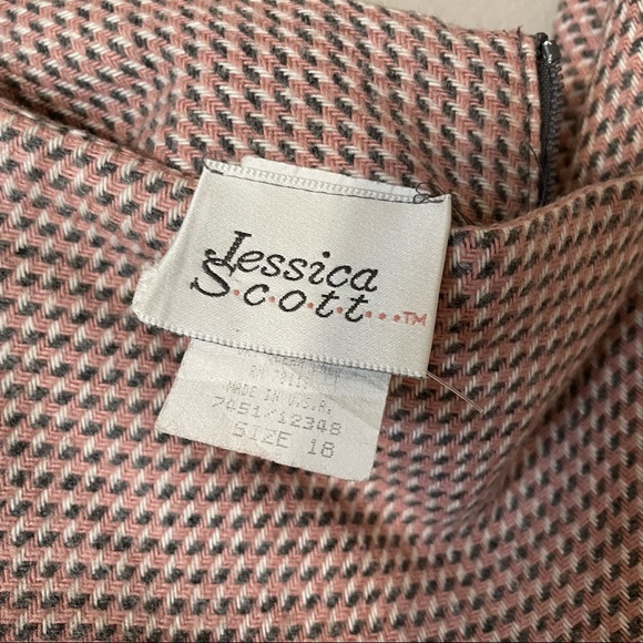 Vintage Jessica Scott wool pencil skirt with slit in back - Picture 2 of 9